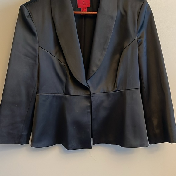 JS COLLECTIONS | Cropped Satin Blazer - sz 8 - Picture 3 of 16